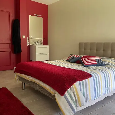Konukevi Villa Courtisols *
